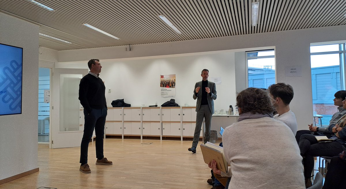 ERRINNetwork's tweet photo. What's new with ERA Hubs?
Today's #ERRIN #WGPolicy meeting was packed with ideas, debate and upcoming opportunities in COOPERATE and @ERA_FABRIC projects piloting the #ERAhubs concept to build up R&I ecosystems through multi-stakeholder engagement.
👉 https://t.co/UGJiDM7E2i https://t.co/ZyBwMHWsxE