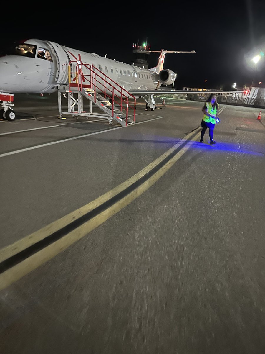 j_mo1414's tweet image. Even tho we ended up at the back of the plane, love traveling via #JSX.