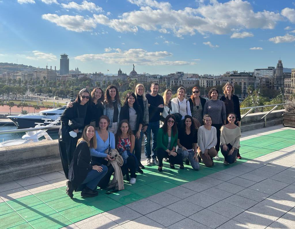 Hoy en <a href="/TechBarcelona/">Tech Barcelona</a> con todas las #AWEnergized y  <a href="/FomentTreball/">Foment del Treball Nacional</a> <a href="/USConsulateBCN/">U.S. Consulate General Barcelona</a>  conociendo y abriendo nuevas posibilidades para emprender 🙌🏻🙌🏻🙌🏻 gracias