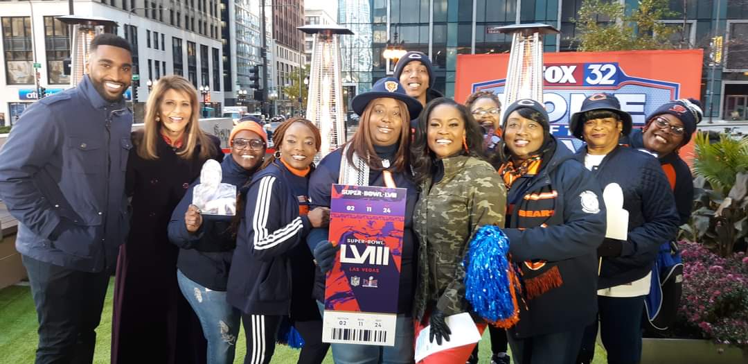 ChicagoRPFPC's tweet image. Congratulations to longtime RPFPC/NFLPA Chicago Chapter volunteer, Shameka Leach, on being selected by the Chicago Bears as their Fan of the Year and is their nominee for NFL fan of the year!! Thank you for all that you do for our organization! 

#RPFPC #NFLPAChicago #Bears