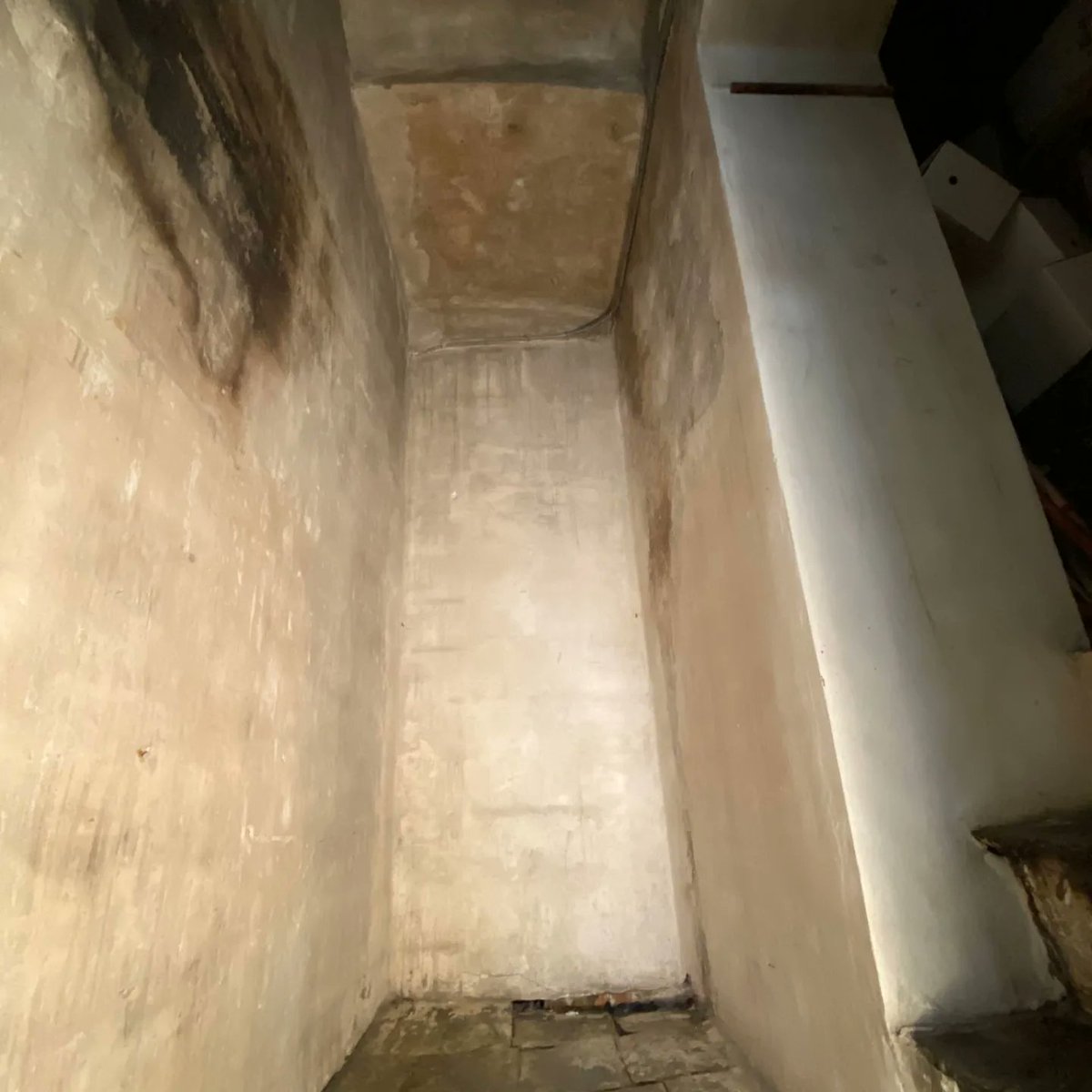 CleanHomeCorse's tweet photo. Petite intervention de Décontamination après incendie dans une Cave, puis petit coup de neuf. https://t.co/VaazEpNqZh