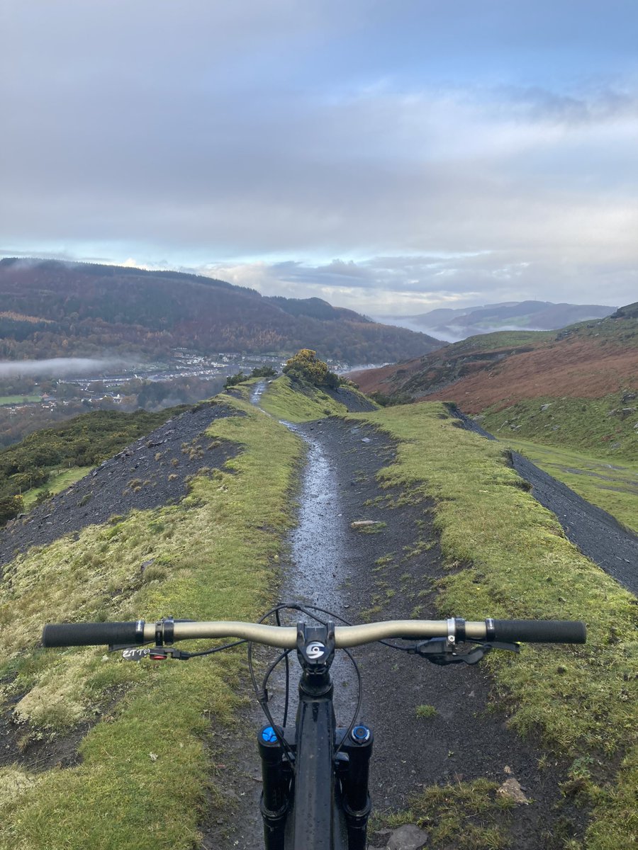 Morning pedal local loop, over the hills and far away and then back( coz that’s what a loop is 😝) #Absoulatemtb1 #walesneverfails #lovewhereyoulive 🏴󠁧󠁢󠁷󠁬󠁳󠁿🏴󠁧󠁢󠁷󠁬󠁳󠁿✌️