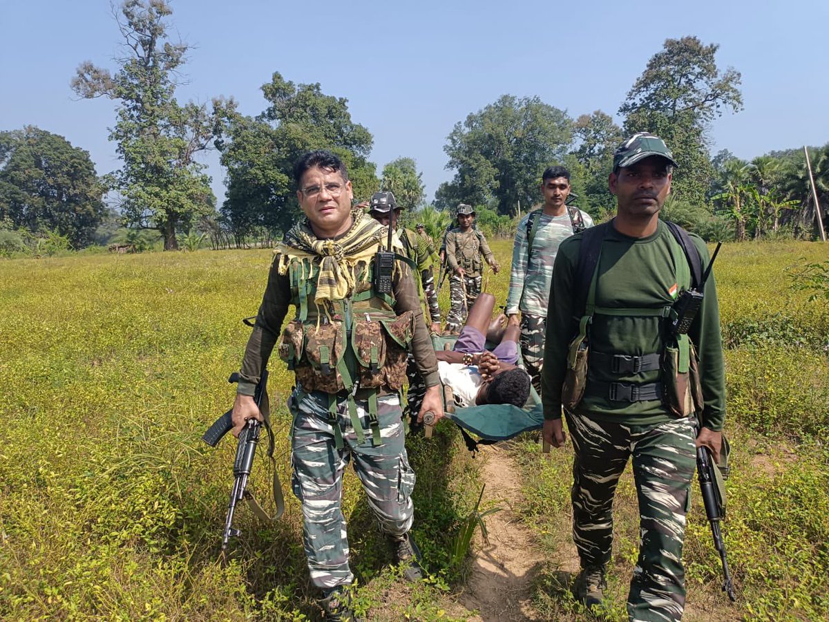 journomitalli1's tweet photo. #CRPF rushes to the rescue of a villager injured by the cowardly act of #Maoists in #Chhattisgarh.

#LacchuPunem was severely injured in an #IED blast by the Maoists in #Bijapur district of #Chhattisgarh. He sustained leg injuries, leaving him unable to go to the hospital.

Upon learning of this incident, the nearby 85th battalion of CRPF responded immediately. They reached the village #Gorgepara, #Pusnaar, and carried Lacchu Punem on a stretcher to the camp of the 85th battalion. CRPF provided preliminary treatment to the injured villager and then arranged for his further treatment at the healthcare center in #Gangaloor.

@crpfindia @cgsectorcrpf @crpf_srinagar @CRPFmadadgaar @KOSCRPF @CRPF_sector