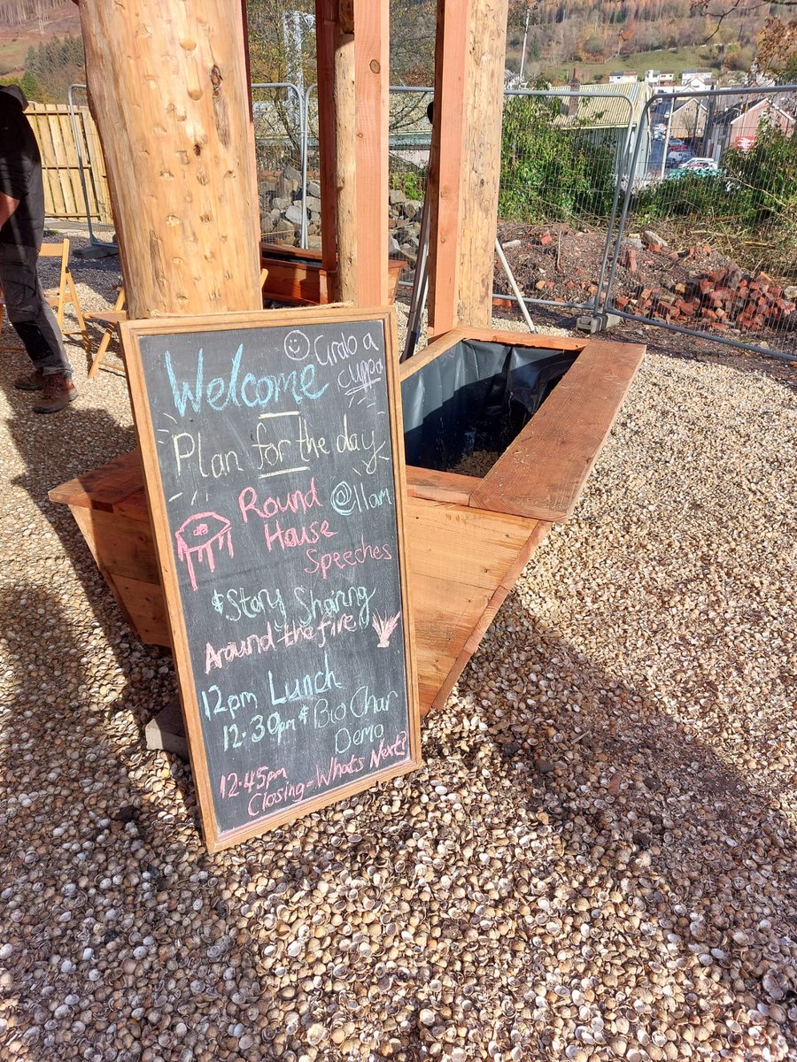 TheCiiUK's tweet photo. An excellent morning spent in the sunshine with the team at @DTEProject @W_2_R_Woods 

Thank you so much for inviting us to celebrate your progress (and plying us with buffet food!)

If you haven't already, make sure you give these guys a follow! https://t.co/OCIvuzhGLe