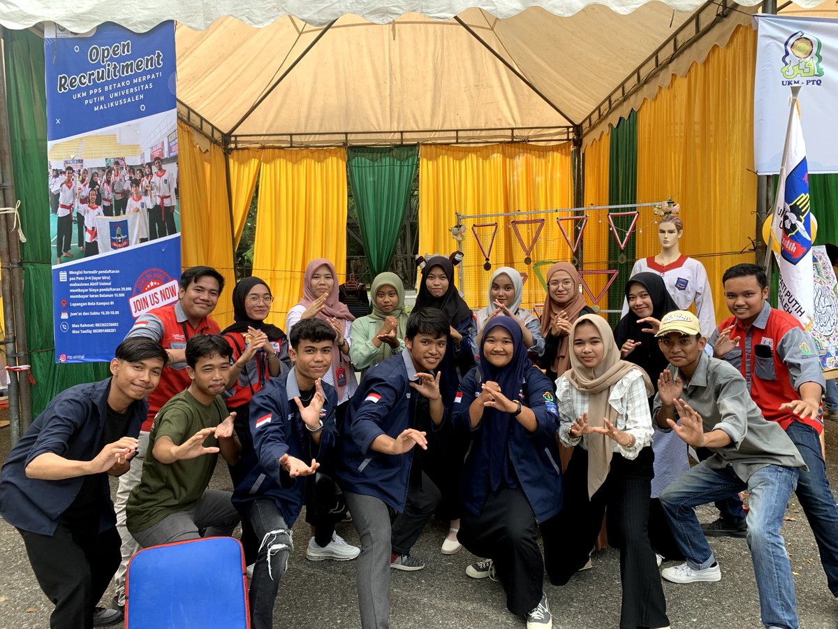 cmunimal's tweet photo. Hallo sobat creative ✨

Telah terlaksana nya Expo  UKM Universitas Malikussaleh   Selama 5 hari Pada tanggal 9-13 Oktober 2023 di kampus bukit indah, Universitas Malikussaleh . 
acara ini akan menghadirkan berbagai UKM yang menarik dan inspiratif bagi mahasiswa. ☺️✨ https://t.co/UVXRYWFzu4
