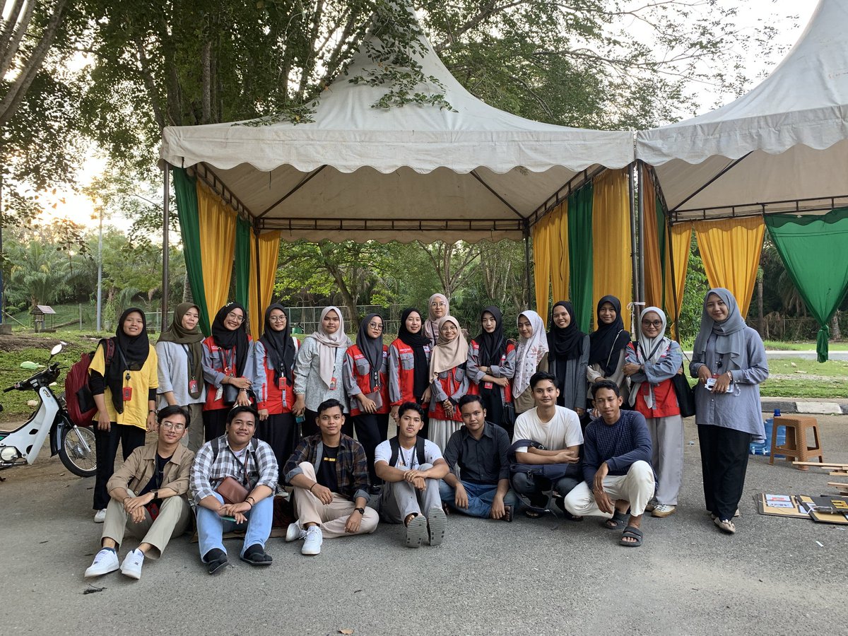 cmunimal's tweet photo. Hallo sobat creative ✨

Telah terlaksana nya Expo  UKM Universitas Malikussaleh   Selama 5 hari Pada tanggal 9-13 Oktober 2023 di kampus bukit indah, Universitas Malikussaleh . 
acara ini akan menghadirkan berbagai UKM yang menarik dan inspiratif bagi mahasiswa. ☺️✨ https://t.co/UVXRYWFzu4