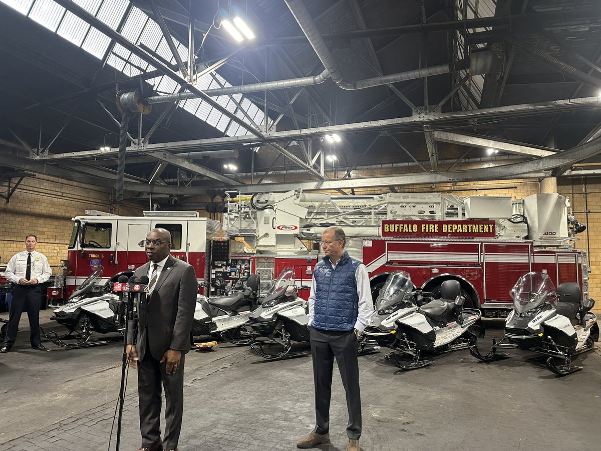 Today @delawarenorth is donating new snow mobiles to the Buffalo Fire Department. We also expect to hear from the city’s new fleet manager and emergency manager. More on @news4buffalo at 4, 5 & 6.