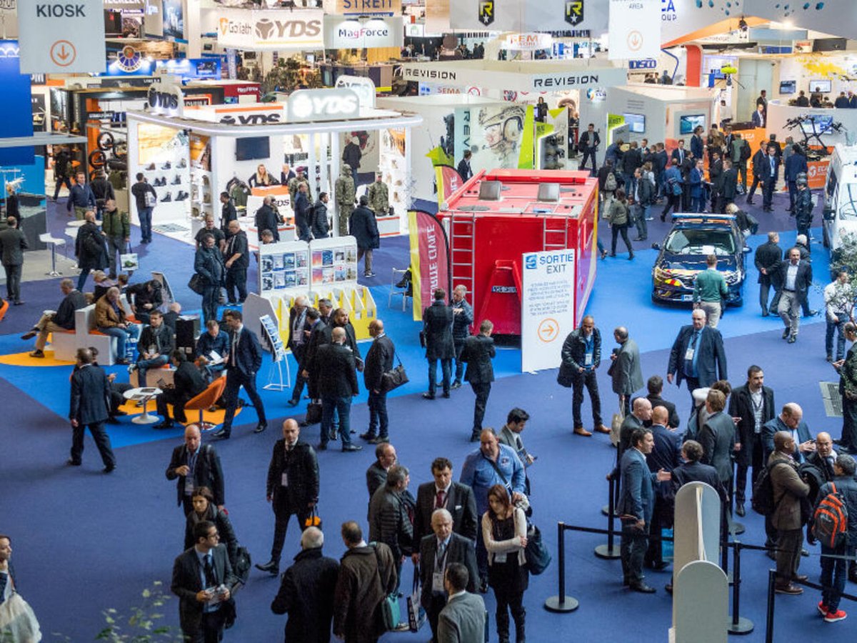 OpexNews's tweet image. 🇨🇳🇫🇷 Matraques à pointes, des menottes à pouces, des entraves pour les jambes avec des menottes attachées, protège-bras à pointes...

Au salon #Milipol, quatre sociétés chinoises proposaient des produits servant à la torture.

➡️ lefigaro.fr/international/…