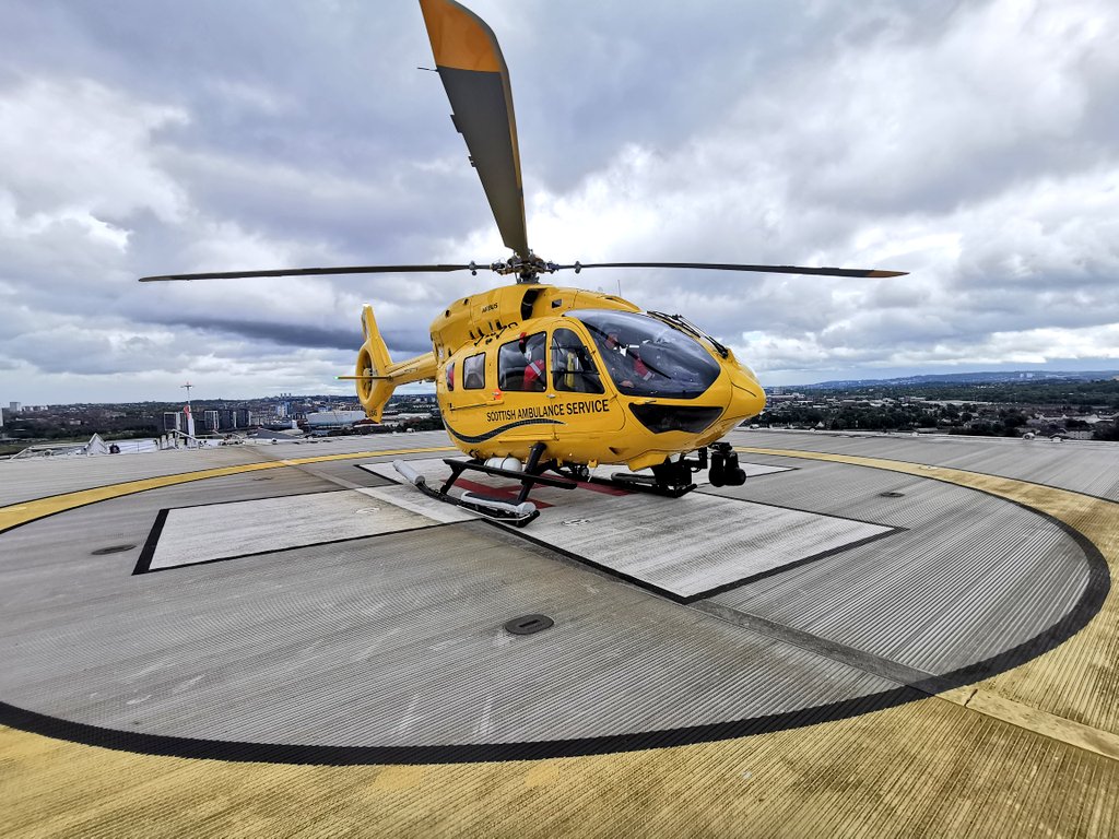 Amazing secondment opportunity to join the <a href="/Scotambservice/">Scottish Ambulance</a> @helimed5 🚁 team at Glasgow base. The team are looking for internal SAS paramedic and  applications are open for post today #airambulance 🏴󠁧󠁢󠁳󠁣󠁴󠁿