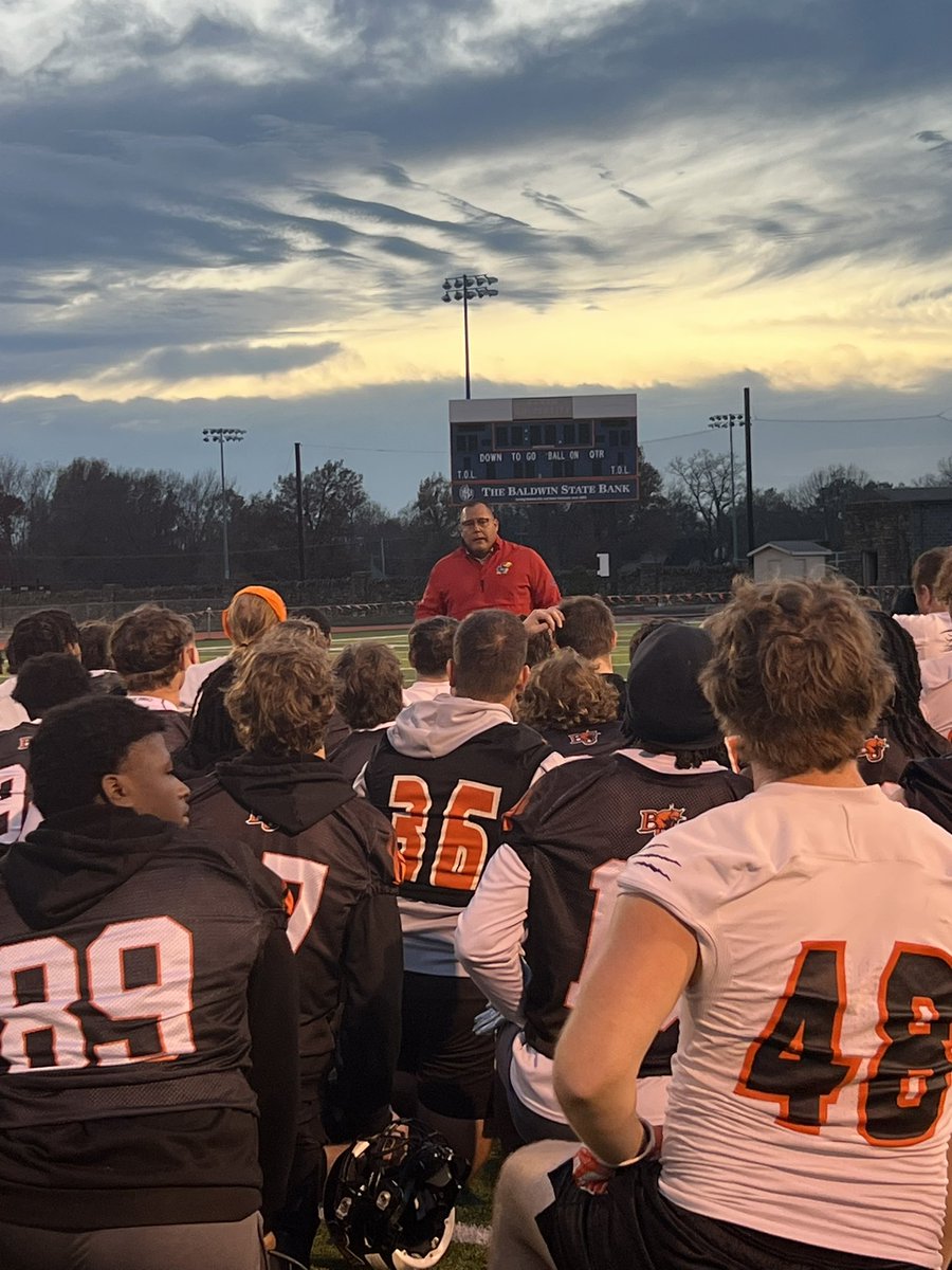 SWCHBC's tweet photo. Anytime you get the opportunity to be in front of a team it’s an incredible honor &amp; privilege! Big thank you to @CoachMRegalado and @BakerU_Football for having me out yesterday! Best of luck tomorrow in the 1st round of the NAIA playoffs! 

#BU🧡🖤 https://t.co/06GqA1OdJl