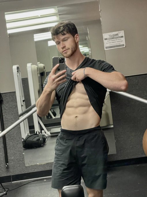 Wanna work out with me?😉 https://t.co/yivqtRenQb