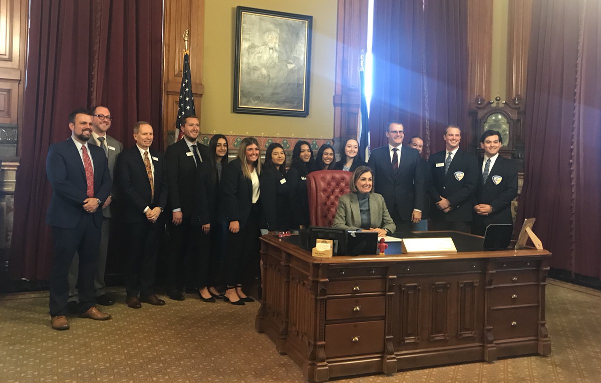 Denison_CSD's tweet image. On November 16 Celeste Gomez, who is serving as Iowa's FBLA District 2 Vice President, traveled to Des Moines to meet with Governor Reynolds for the signing of a Proclamation of FBLA Day.  FBLA students across the nation celebrate FBLA and Free Enterprise Day on November 15.