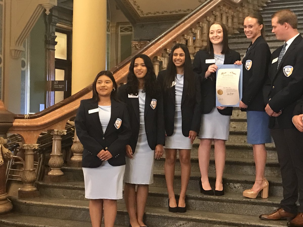 Denison_CSD's tweet image. On November 16 Celeste Gomez, who is serving as Iowa's FBLA District 2 Vice President, traveled to Des Moines to meet with Governor Reynolds for the signing of a Proclamation of FBLA Day.  FBLA students across the nation celebrate FBLA and Free Enterprise Day on November 15.