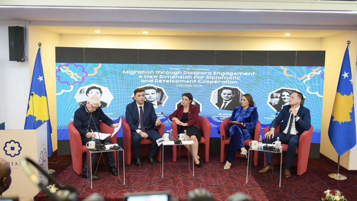 Ministers of Foreign Affairs of 🇽🇰&🇲🇰 contributed in the first panel of #ulpianaforum in Prishtina. This forum of @MFAKOSOVO serves as a platform to discuss issues pertaining diaspora, development and diplomacy #Kosova