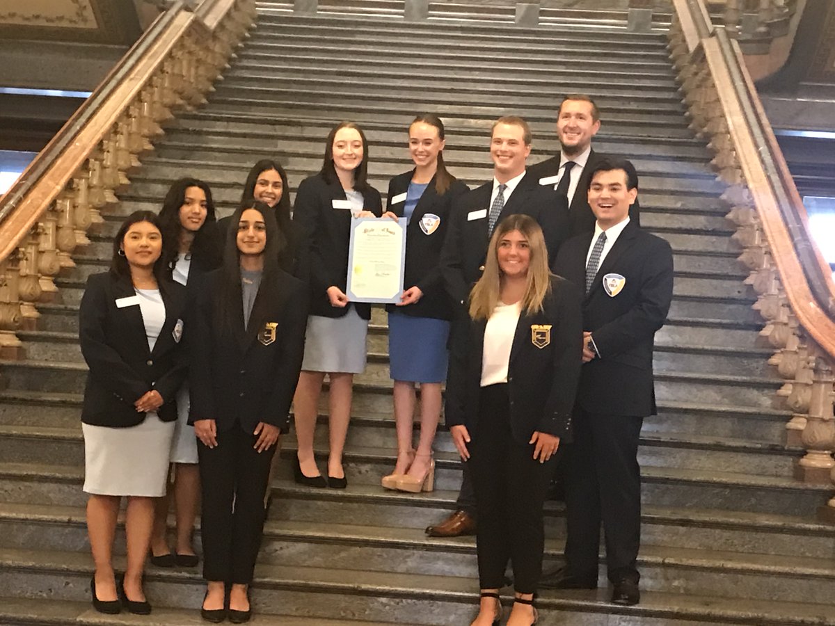 Denison_CSD's tweet image. On November 16 Celeste Gomez, who is serving as Iowa's FBLA District 2 Vice President, traveled to Des Moines to meet with Governor Reynolds for the signing of a Proclamation of FBLA Day.  FBLA students across the nation celebrate FBLA and Free Enterprise Day on November 15.