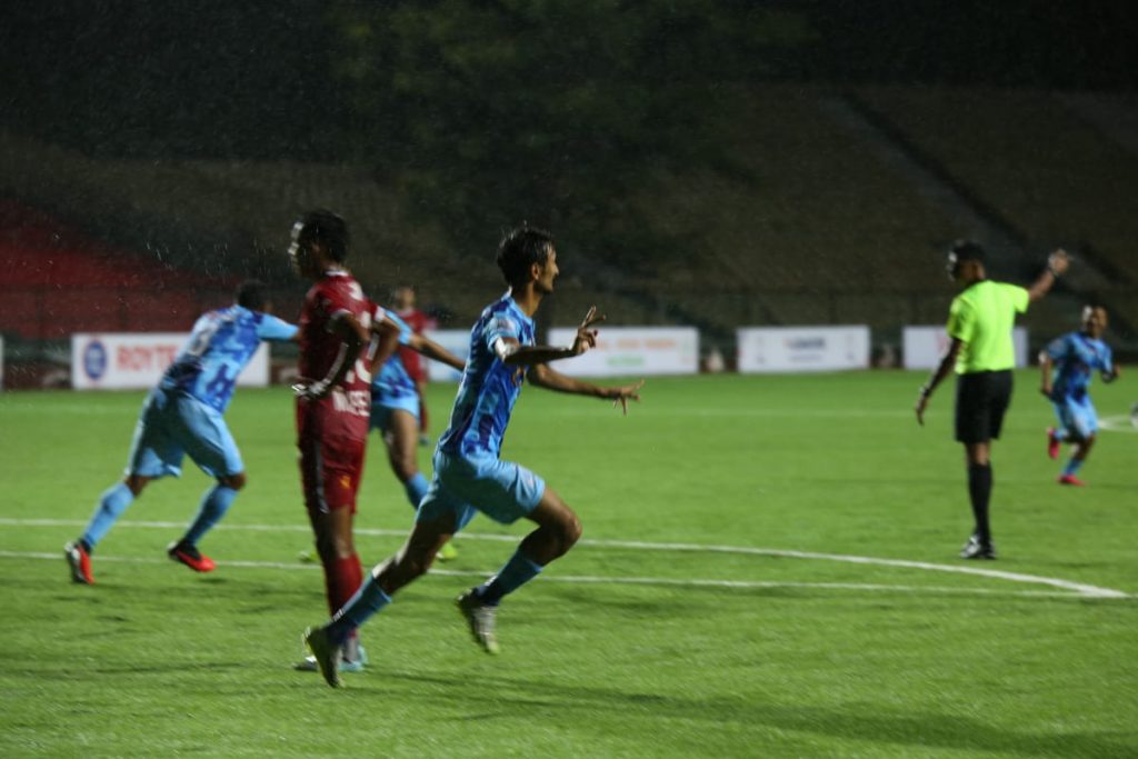 🚨 Match Thread 🚨 
Aizawl FC faced a tough challenge on their home ground, losing 1-5 to Delhi FC in the I-League. 🏆 
🔵 Aizawl FC 1 (R Lalthanmawia, 46’) 🔴 Delhi FC 5 (G Rawat 14', 23', A da Silva Arruda 62', S Barbosa Junior 77', A E Elmaghraby 86’) #AizawlFC #DelhiFC
