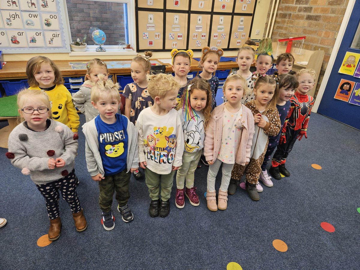 Year R in their spots and crazy hair! <a href="/HuttonCran/">Hutton Cranswick</a> <a href="/BBCCiN/">BBC Children in Need</a> #Childreninneed