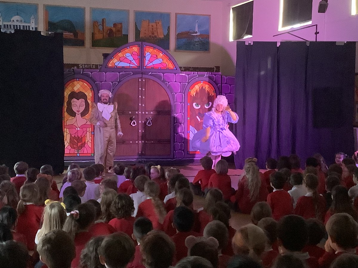 What a fantastic afternoon watching the pantomime Beauty and the Beast. Thank you to the Friends of Langley for organising this amazing treat!