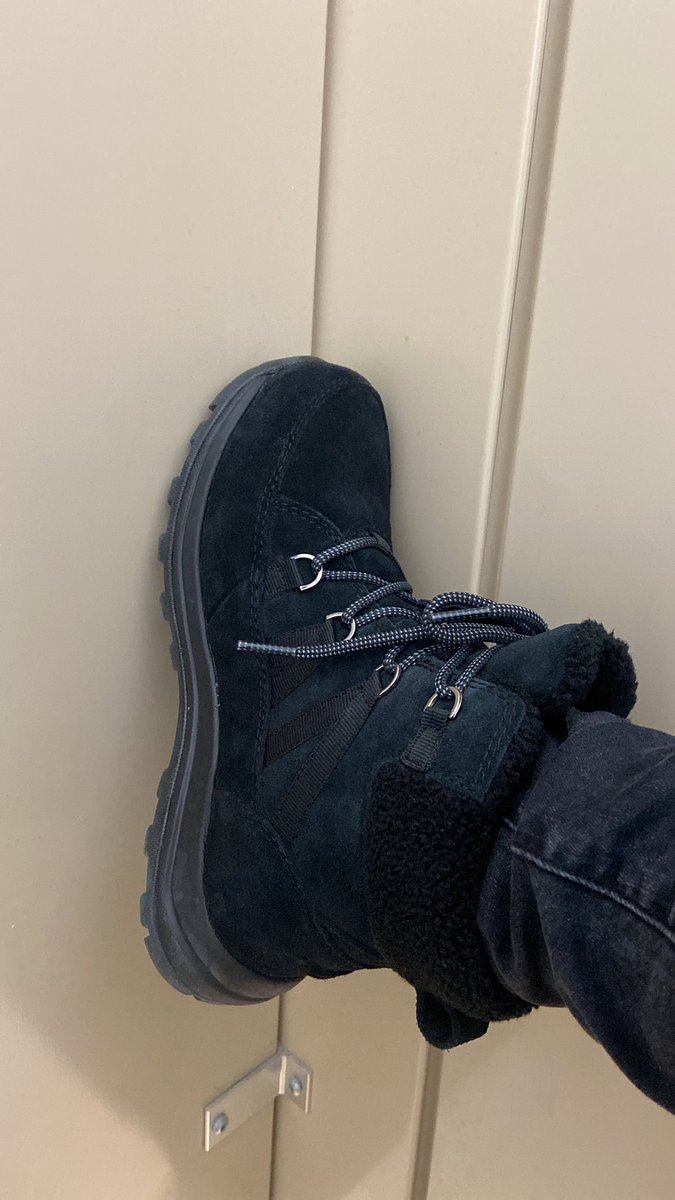SexyToes23236's tweet photo. Come and give me a foot massage, these heavy winter boots make my feet tired😩🦶🏼👅🥾
Dm me for pictures and videos.
#boots #footmassage #massage #footpic #footvid #footporn #feetlover #sexyfeet #feetthursday #sugardaddy #sellingcontent #buying_content #buying #selling https://t.co/TXCGw5J2Ab