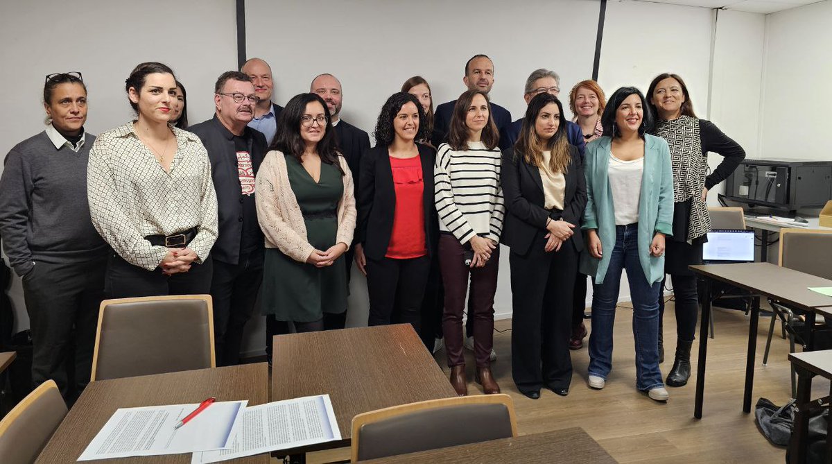 leilachaibi's tweet photo. Heureuse de recevoir à Paris les membres de notre coalition européenne #MaintenantLePeuple.
Réunions de travail, priorités programmatiques, initiatives communes... En route vers les élections européennes de 2024 pour construire une autre Europe au service de l'intérêt général. https://t.co/47D6wsvKby