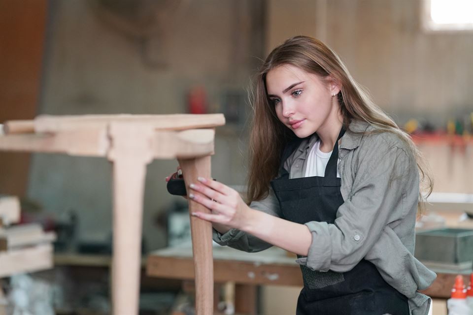 MisterWils_FR's tweet photo. Les meubles en bois sont parfaits pour créer une ambiance cosy et  authentique à la maison. Sur son blog, #MisterWils vous dit tout sur ce matériau qui ajoute charme et caractère à  n’importe quelle intérieur.
👉 https://t.co/bputK8b83Q
#VendrediLecture https://t.co/FtdkaWjcQb