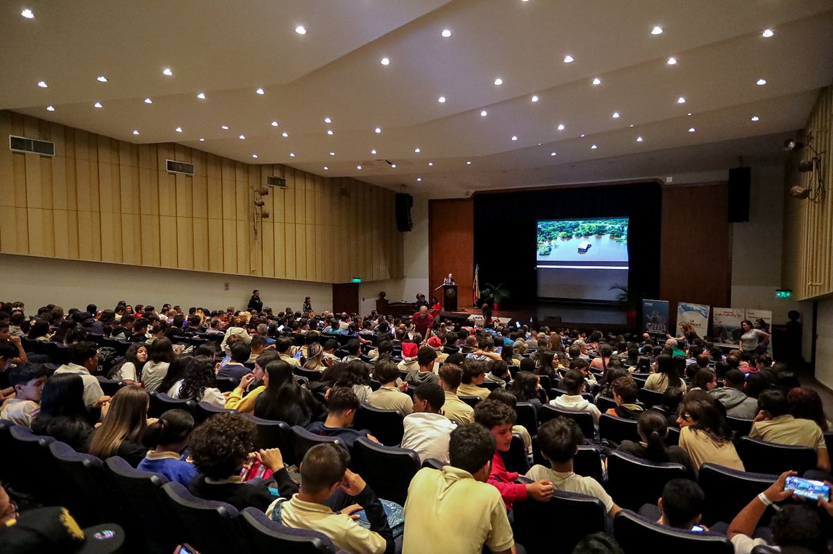 #EnDesarrollo | Trabajadoras y trabajadores del Complejo Tecnológico Simón Rodríguez, participan en el Foro “La verdad sobre el Esequibo“, que cuenta con la ponencia magistral del presidente de Telecom Venezuela, Almirante Clemente Antonio Díaz. #SoberaníaEsEsequibo 🇻🇪✊🏾