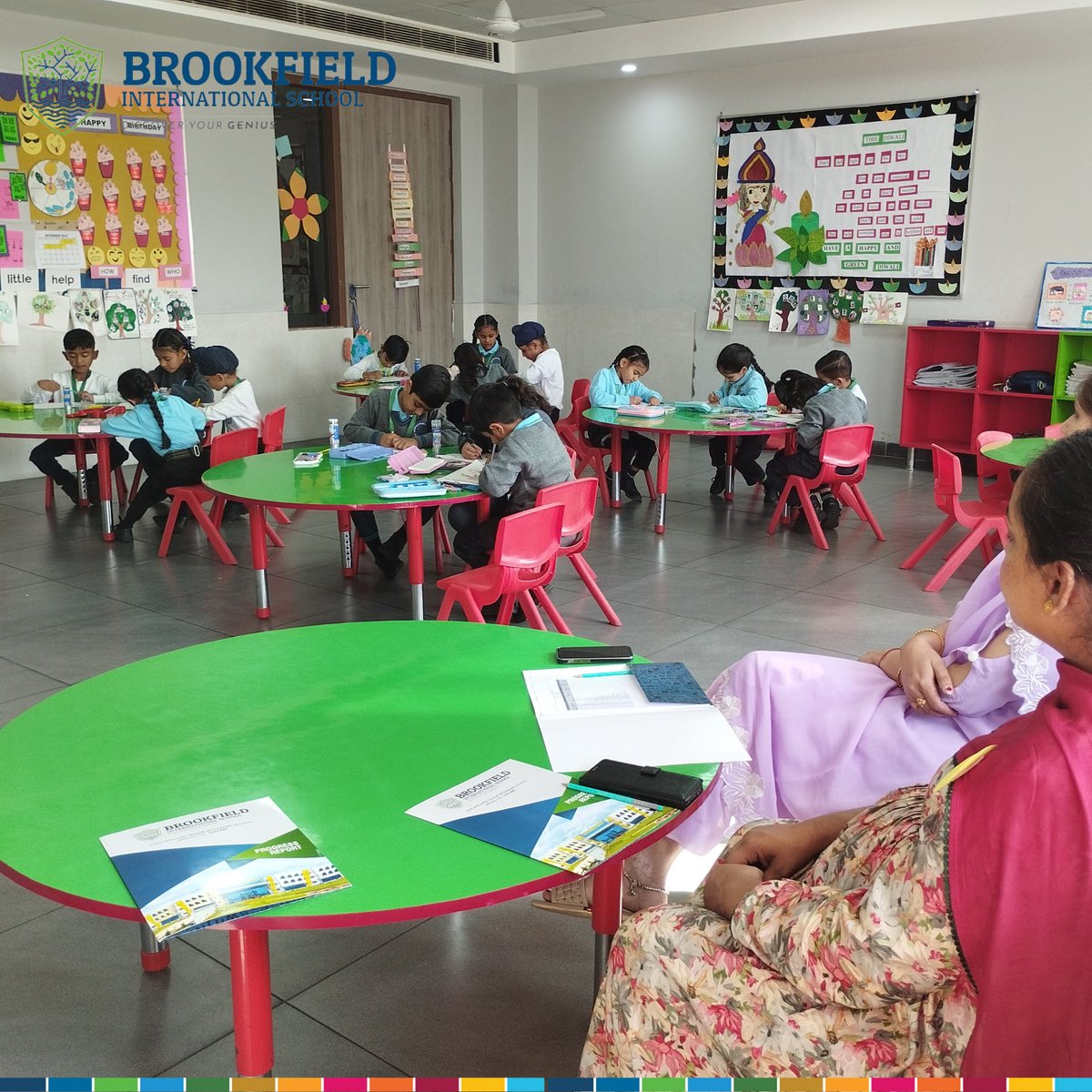 BrookfieldInte1's tweet photo. 📷📷 Our little Picassos had a blast today at the drawing and colouring competition! 📷📷📷 Their artistic talents truly shone as they transformed blank canvases into vibrant masterpieces. 📷📷 #ArtisticMunchkins #CreativeKids #BrookfieldInternationalSchool #bestschoolever https://t.co/26RaQJfuV2