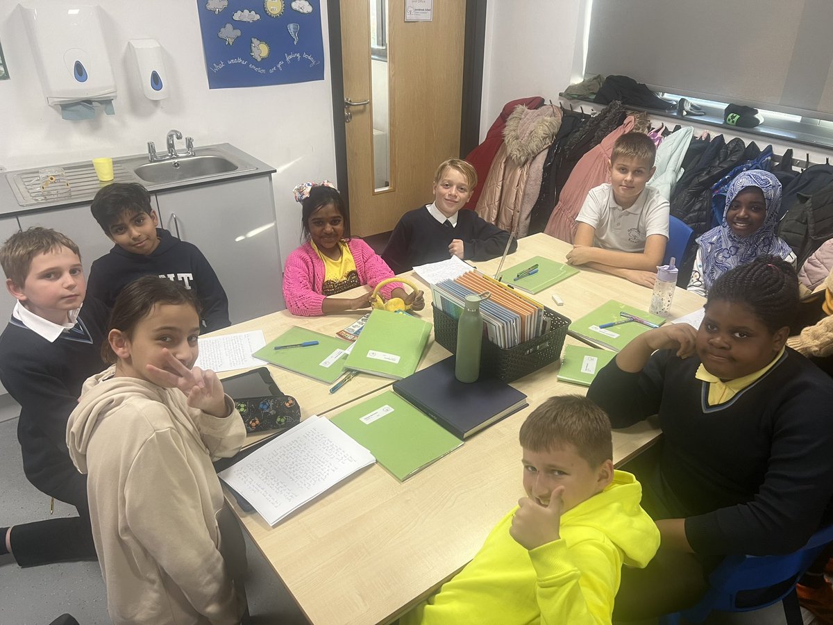 Mrs Scott tweet media