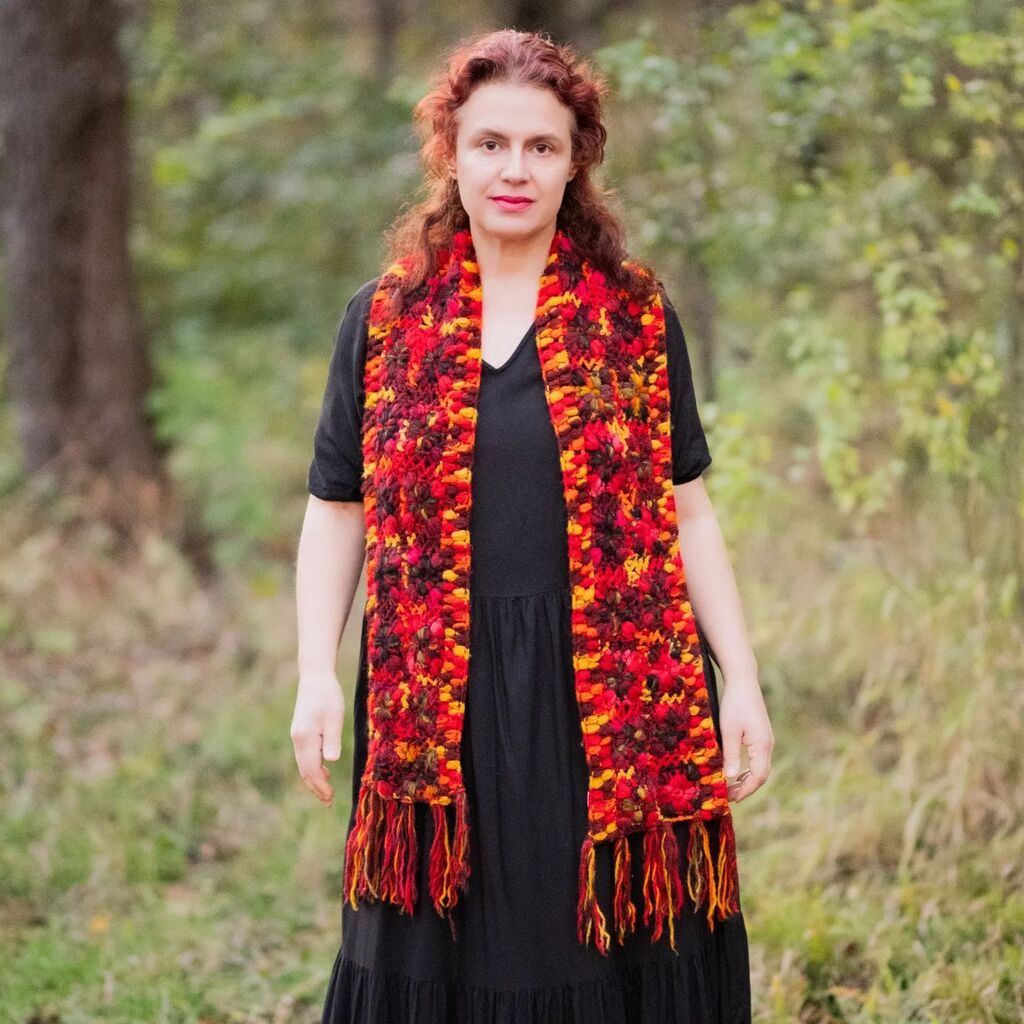 Warm crochet scarf with colorful floral pattern and fringe ☀
100% wool
Just added to our shop - link in profile
.
.
.
#bohofashionstyle #bohohippiechicstyle #bohostyle #hippieclothes #bohemianhippie #bohohippiestyle #bohohippiestyle #bohofashion #bohohippie #bohohippy #bohem…