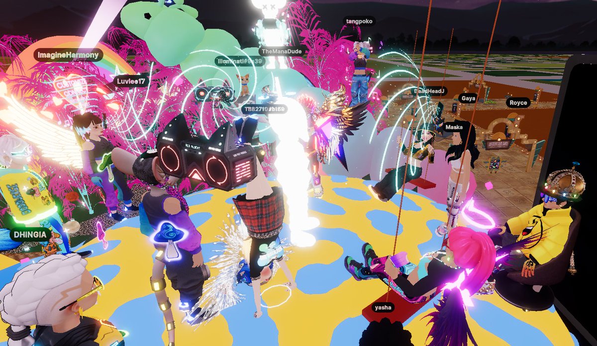 Great discussion right now about the future of fashion with <a href="/tangpoko/">Tangpoko</a> <a href="/storyofyasha/">Yasha</a> @KimboNFT <a href="/SpaceRunnersNFT/">Space Runners (ABLO)</a>
We're at build -66, 60 #DCLMF23