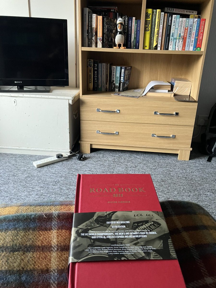 GarethLlan1917's tweet photo. @nedboulting This just arrived - that’s my weekend sorted.  Moelfre the Puffin’s looking on with approval https://t.co/gSpHP0izCd