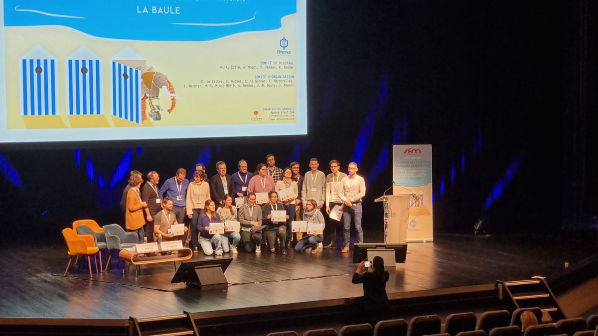 #JSFM2023 Clap de fin pour le congrès <a href="/SMyologie/">SFMyologie</a> avec la remise des prix aux jeunes chercheurs. 
Félicitations à Laure de Pontual et Guillaume Diop de l'équipe de G. Gourdon &amp; <a href="/FurlingD/">Furling Denis</a> au <a href="/researchmyology/">Centre of Research in Myology (UMRS 974)</a> pour leurs prix respectifs Voyage et Myoimage.