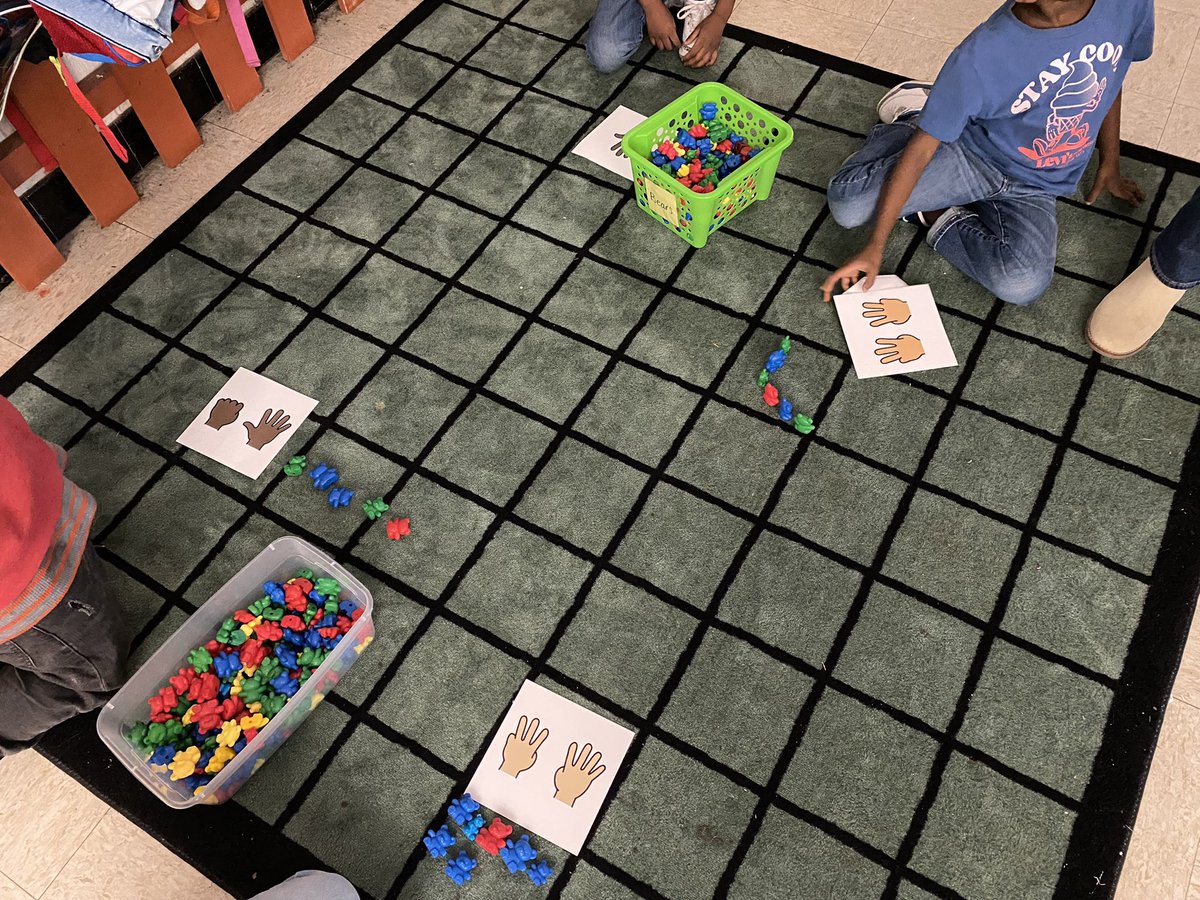 MrsPayne_K's tweet photo. Using our Learning Carpet in K @MTCChampions. We love our hands on learning @HamptonCSchools @HCS_TitleI @michele_vinnie @The_Math_Wiz https://t.co/gfm5cVz4gT