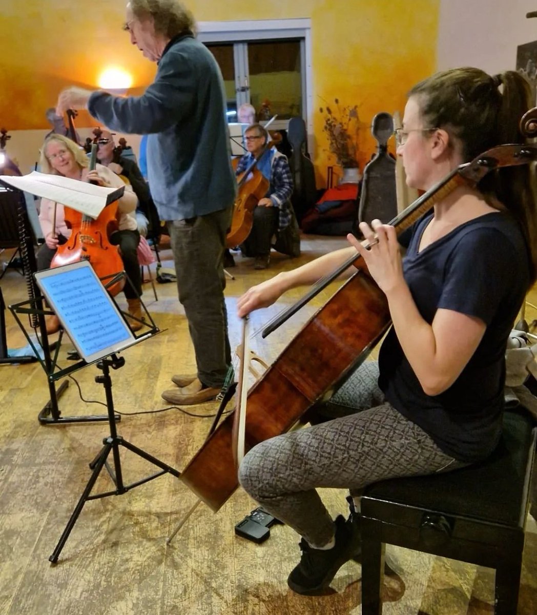 TorbaySymphony's tweet photo. Our soloist, Valerie Wellbanks, rehearsing with us last night.

Concerts tomorrow in #Totnes and on Sunday in #Shaldon nr #Teignmouth

A few tickets remain available:
https://t.co/1XwQuoP2Ti https://t.co/8CaHo9EGYX