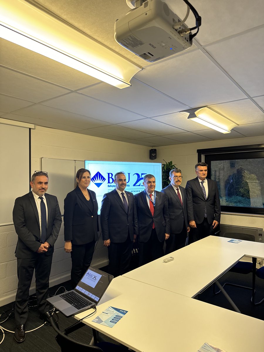 Belçika’nın Leuven şehrinde faaliyet gösteren <a href="/Bahcesehir/">Bahçeşehir Uni (BAU)</a> Teknoloji ve Girişimcilik Belçika Ofisi, <a href="/TCSanayi/">Sanayi ve Teknoloji Bakanlığı</a>   <a href="/mfatihkacir/">Mehmet Fatih KACIR</a>  ve beraberindeki heyeti konuk etti. Teşrifleri için kendilerine çok teşekkür ederiz.