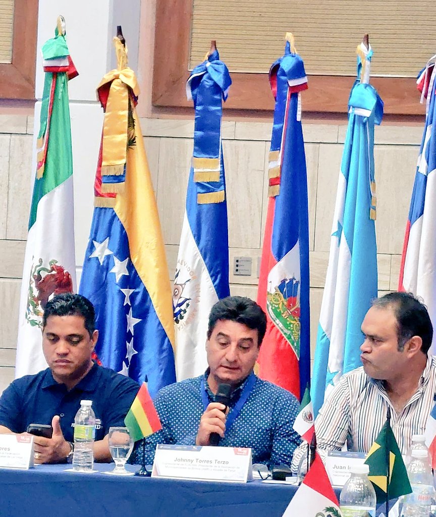 oficial_amb's tweet photo. Se desarrolla el Buró Ejecutivo de @FLACMA_ en #RepúblicaDominicana con la presencia de @jtorresterzo y @JuanMan05427857 presidente y vicepresidente, respectivamente, de la AMB.
También acompañan la delegación boliviana concejales del municipio de La Guardia https://t.co/mOqFSipFU4