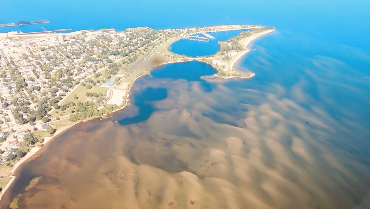 windward_to's tweet photo. FLYING over LAKE MICHIGAN, Landing on BEAVER ISLAND  ||107||
https://t.co/1fg5JrWNkz https://t.co/bUqgk7W4kP