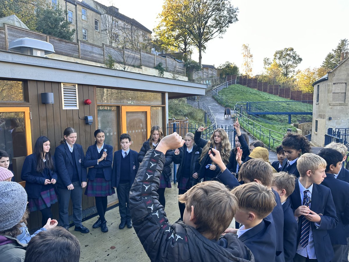 KESBathChem's tweet photo. A big thank you to Katie, Kate, Fran and Sam for looking after 8L today. They really enjoyed their morning out! 😃@Clevelandpools @bathnes https://t.co/vDUIDXObav