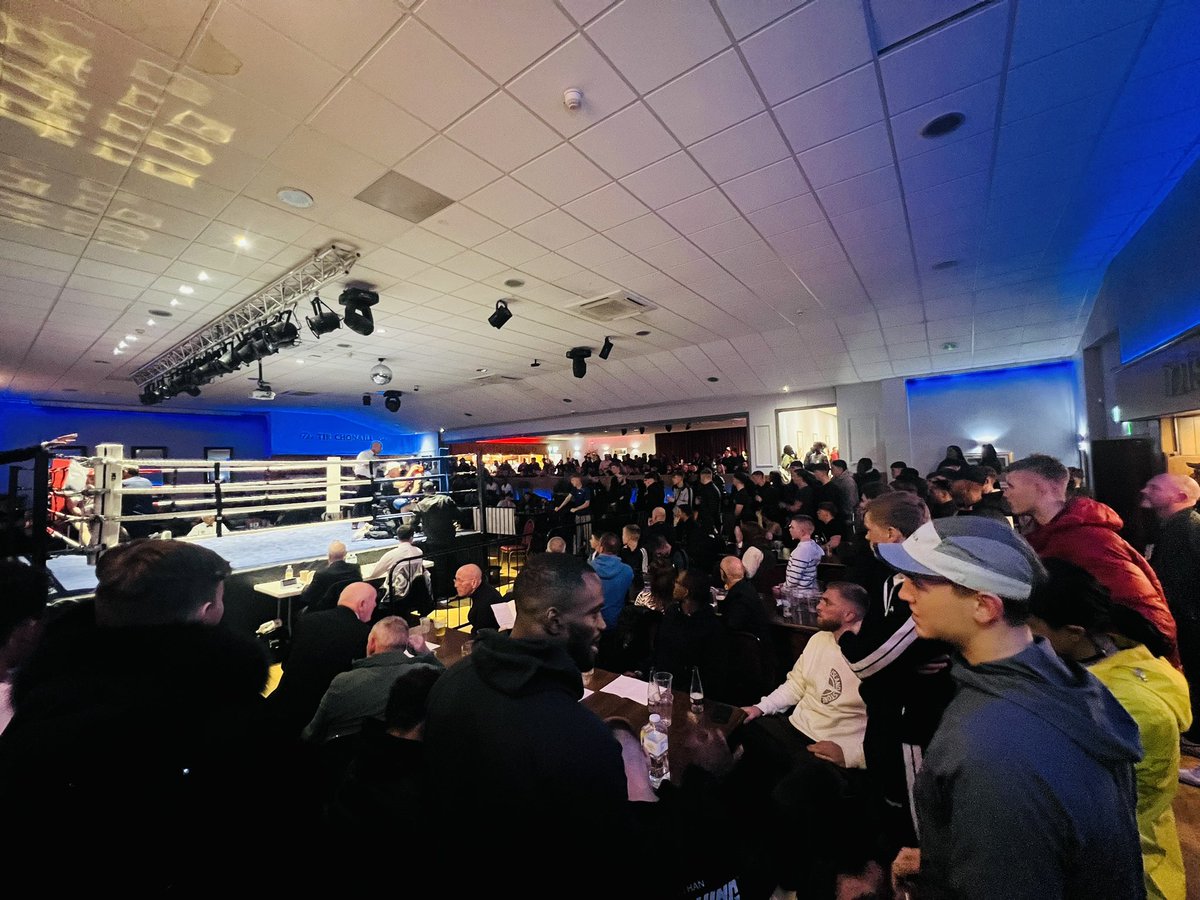 LdsIrishCentre's tweet photo. Great show for Burmantofts Boxing Club last night 🥊 

Marvellous turn out for a Thursday Night!! 

Congratulations to all the winners and to all who participated 🏆 https://t.co/7QNTZx7lkX