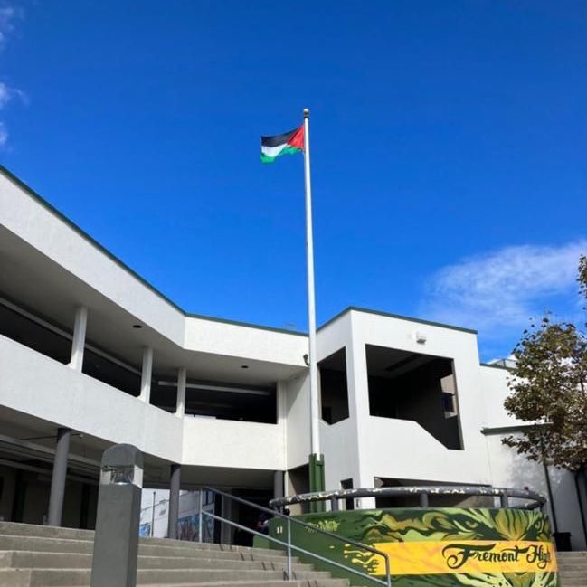 lisataraki's tweet photo. Fremont High School, Oakland, CA. 

This is a public school. The world most hear us ! https://t.co/kUfsSoVQQl