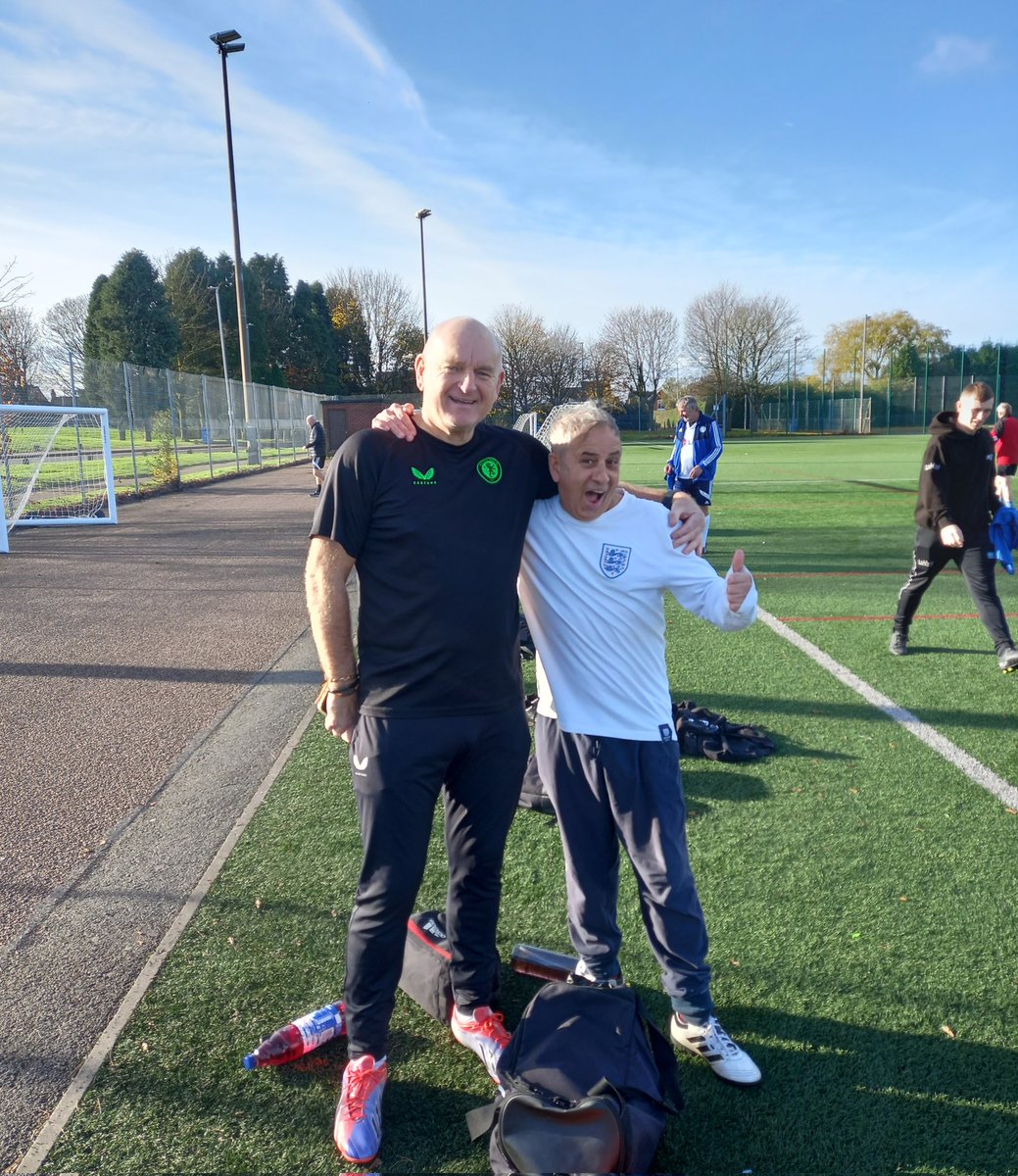 AndrewUllah's tweet photo. Brilliant morning. First stop The Cabin at The Plant Plot Lichfield. Sir Dennis is back there again later from 6.00-8.00. 
Then on to @Burntwoodstrol1 to meet up with some old pals @premtravel_avfc &amp; show off my silky skills. You never lose it 😉 #ThePlantPlot #astonvilla #AVFC https://t.co/3B7WFPrPJ6