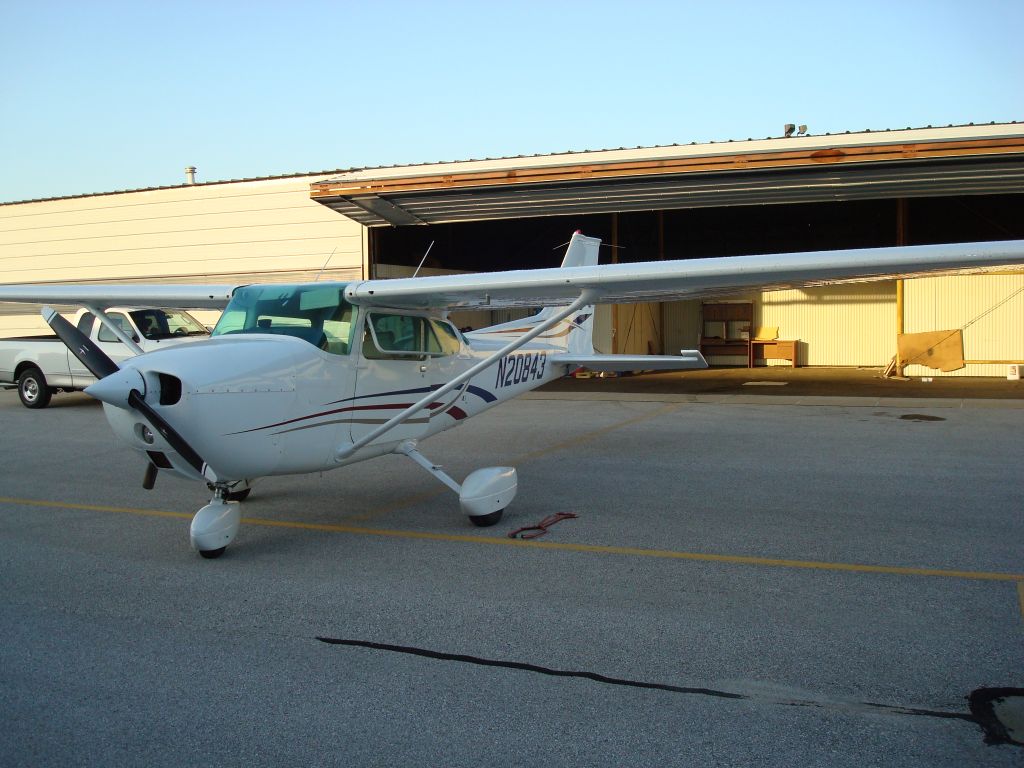 #IFR 10 DAY COURSE IN A #CESSNA 172
Congratulations to Jeff Evitts of St. Louis, MO for passing his Instrument checkride in a Cessna 172 equipped with Garmin GTN 750 and G5.
Great work Jeff!!!#iflyifr2023 <a href="/MaxTrescott/">Max Trescott</a> <a href="/CessnaFlyerAssn/">Cessna Flyer</a> <a href="/flywithaopa/">AOPA | Aircraft Owners and Pilots Association</a>