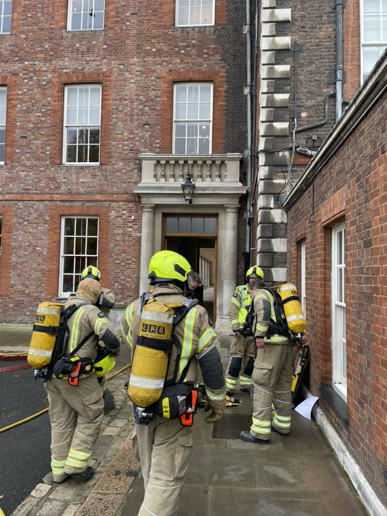LFBKenChel's tweet photo. Multi-agency exercise carried out yesterday at Royal Hospital Chelsea which included a mass evacuation, search &amp; rescue and a salvage plan for heritage items. Thanks to everyone involved, valuable learning points from the day @RHChelsea @MPSStanley @protectandprep1 https://t.co/1SZJ1xnoeA