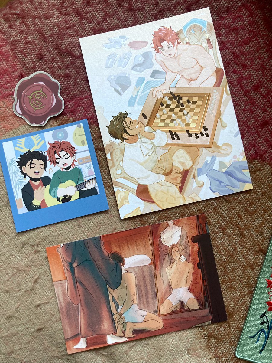 biankatdraws's tweet photo. Look what came in the mail!!! Everything is soooo pretty, my mom already tried to steal the keychain (and it’s honestly sad I’m not giving it to her lol)

I can’t wait to dive into this much Claudevain 🤩 thank you everyone involved at @cldvnantho , you guys made magic ✨ https://t.co/SBY69tOcfT