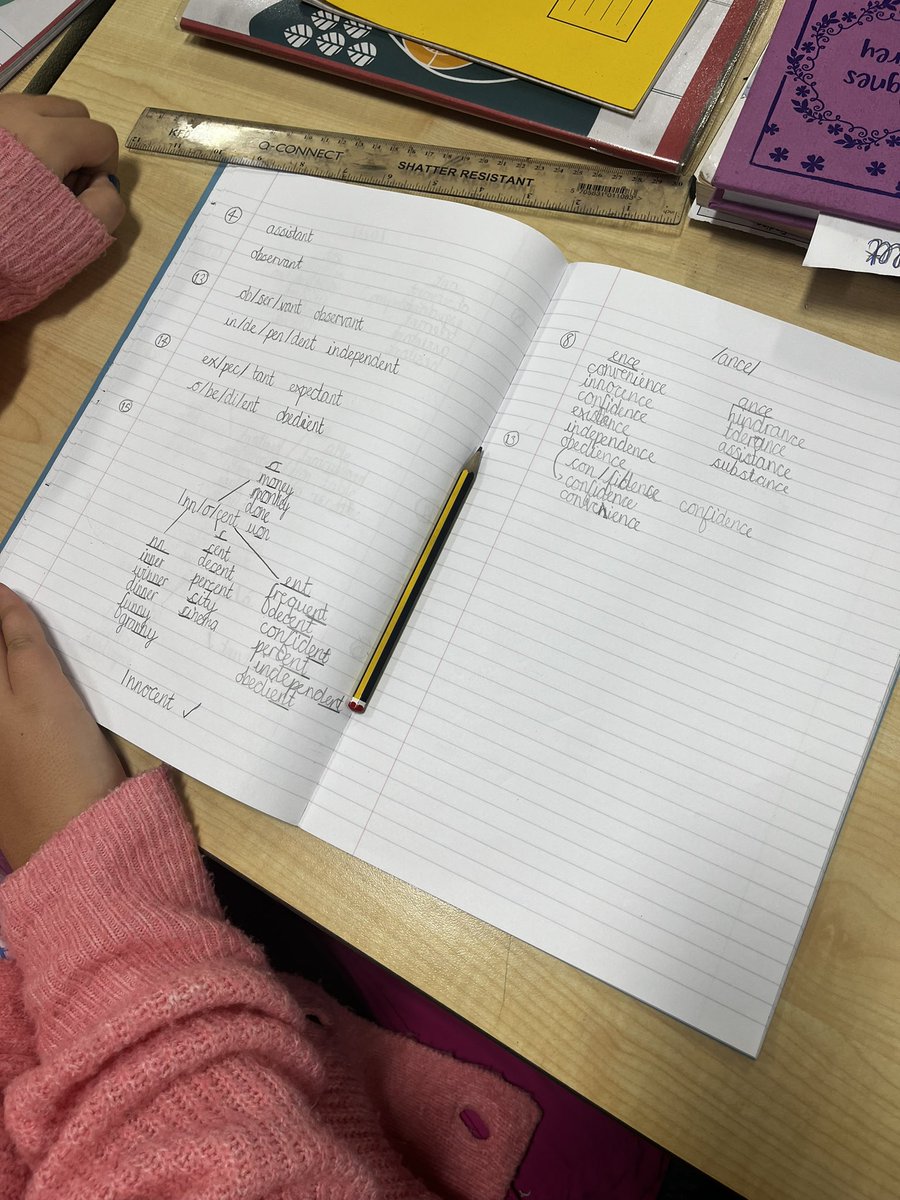 emmajdarwin's tweet photo. Such a delightful morning visiting one of the @SWLiteracy training schools in ⭐️Hull⭐️ @KingswoodParksP ⭐️Fabulous teachers using teaching through error strategies⭐️ Fabulous children showcasing their amazing reading and writing skills from Reception through to Year 6⭐️ https://t.co/KrP07aWjHH