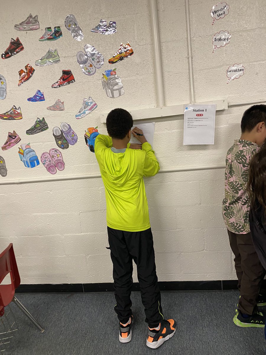 ShaeSykesCDC's tweet image. 6th Grade CTE students @GMSfalcon participated in a Job Search Scavenger Hunt and learned about soft skills today all while practicing soft skills! Teamwork, communication, problem solving skills, etc! #CareerDevelopmentMonth #DifferentiatedInstruction #SoftskillsinAction🤩