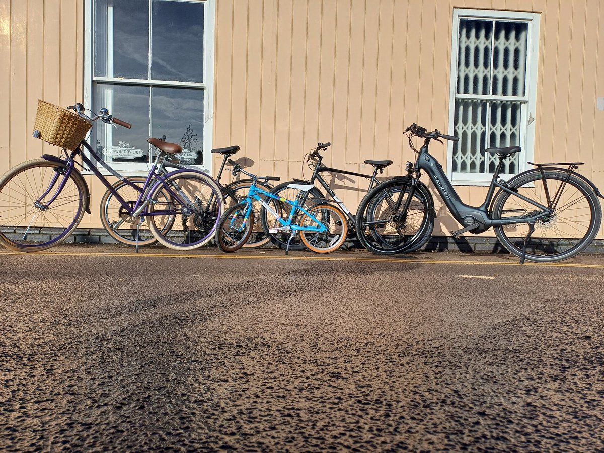 With generous support from GWR Community Fund, we have been able to work with Raleigh Bikes to add some wonderful adults, children's and Ebikes to our fleet. Available to hire now <a href="/GWRHelp/">GWR</a> <a href="/RaleighBikes_UK/">Raleigh Bikes UK</a> #community #gwr #greatwesternrailway #britishbikes #bikehire #cyclehire