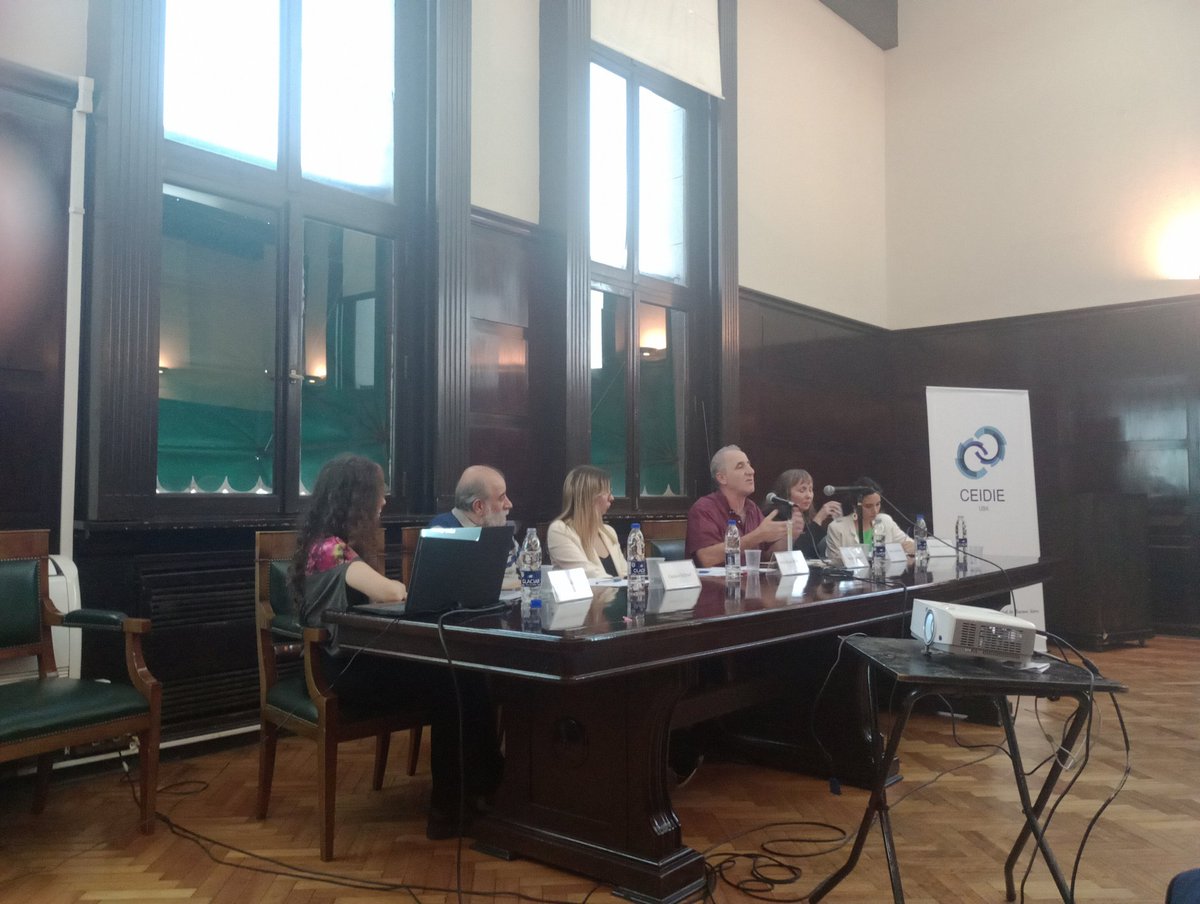 CEIDIEderecho's tweet photo. Ayer se llevó a cabo la Jornada " Tras medio siglo de la Ley de Semillas y Creaciones Fitogenéticas: balance,  reflexiones y una mirada hacia el futuro" en la Facultad de Derecho-UBA. El cierre estuvo a cargo de @Correa_CEIDIE https://t.co/2jJ9Y1Q5jv