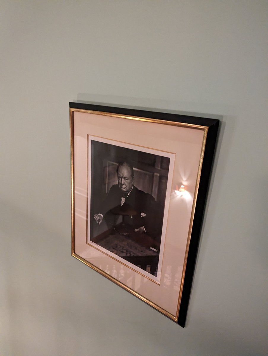 flofightscience's tweet photo. Checked into Robertson House for #CSHLZebrafish and it's giving 'historical hideaway' vibes. Between the leafy views and the portraits of Winston Churchill, it's a intresting and refreshing change from the usual conference scene. https://t.co/3GcZTfX72V