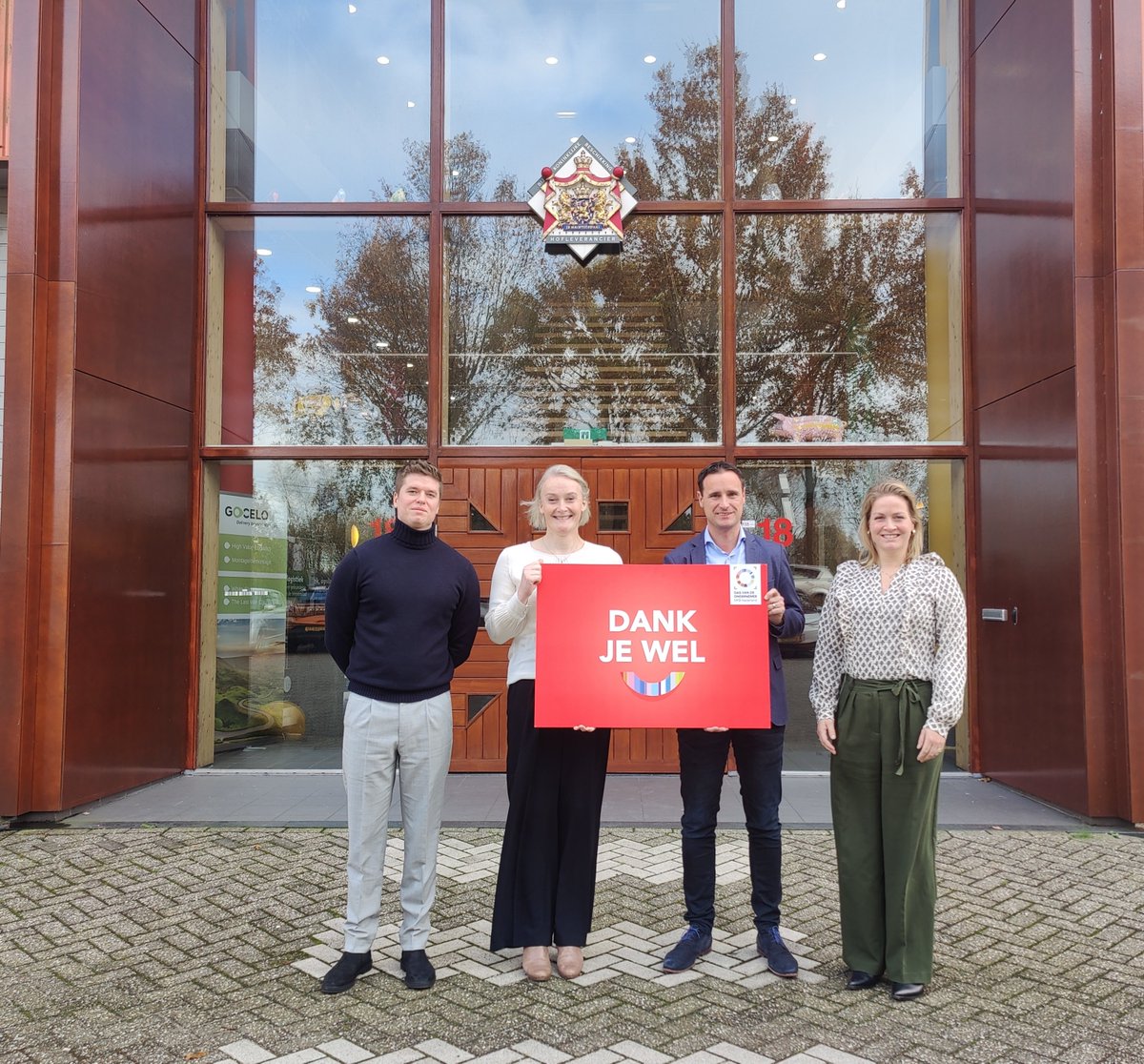 Vandaag is het de <a href="/DagvdOndernemer/">Dag van de Ondernemer</a> . Een goede gelegenheid om Kamerlid Lisa van Ginneken uit te nodigen op bedrijfsbezoek bij TLN-lid POT Verhuizingen/Logistiek. Directeur Mark Pot gaf een mooie presentatie over het familiebedrijf en de ZE visie. 

#alleenmetlogistiek #transport